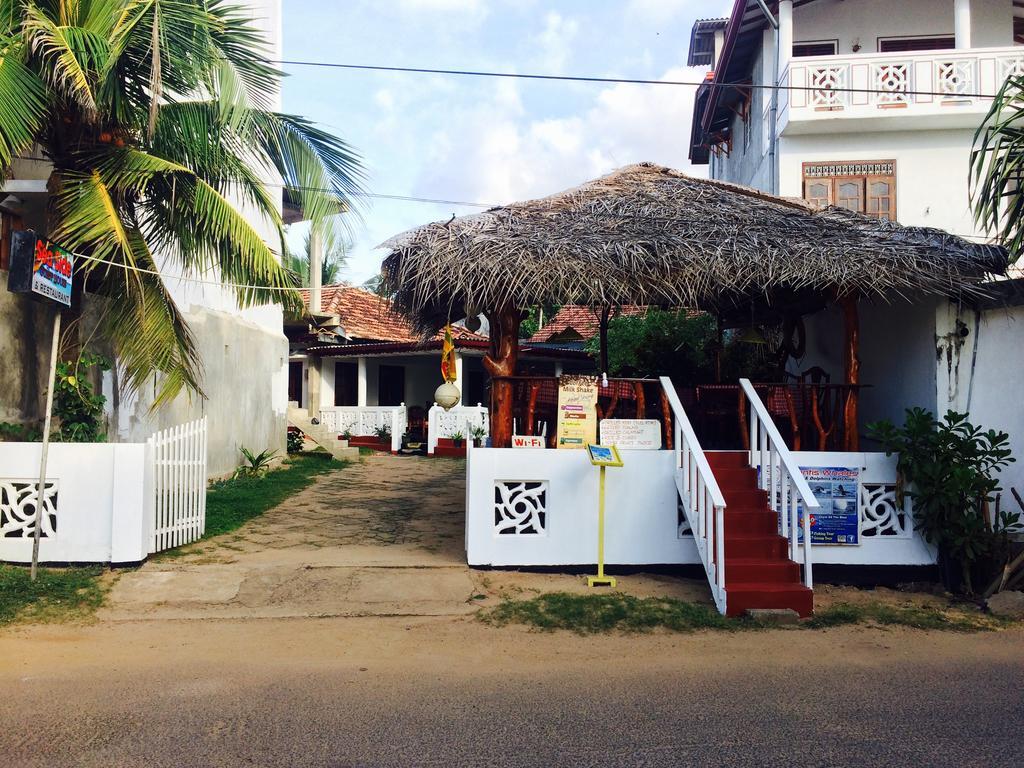 Sea Side Guest House Tangalle Exterior photo
